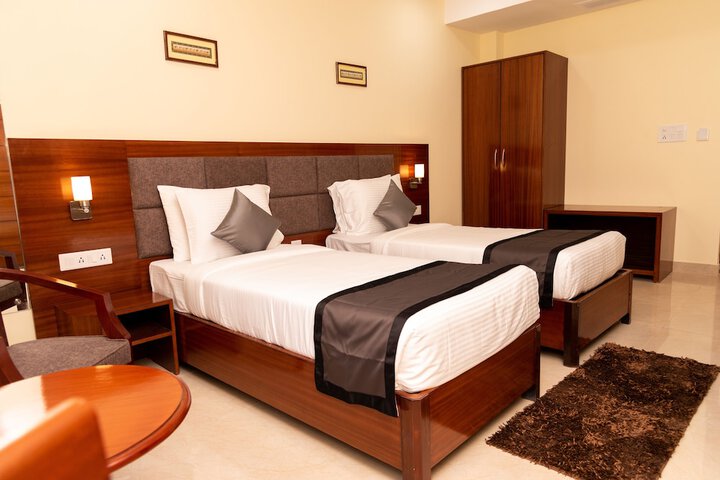 Room 2 of 20