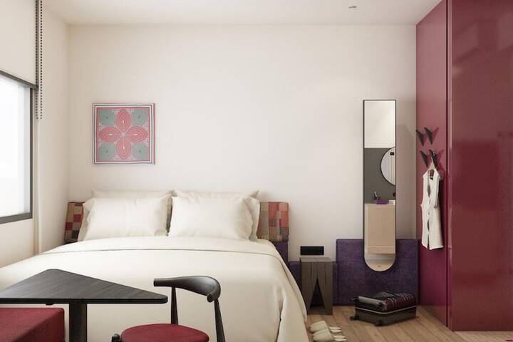 Room 5 of 9