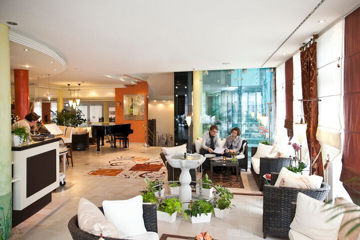 Hotel Interior 4 of 40