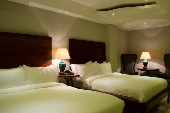 Room 12 of 39