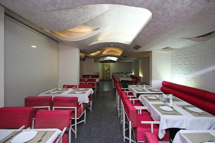 Dining 66 of 78