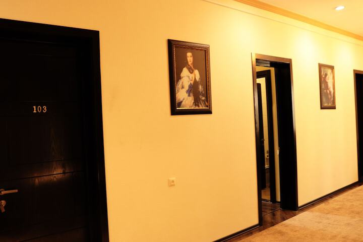 Ballroom/Hall 57 of 71
