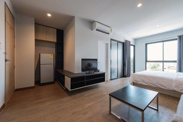 Room 9 of 11