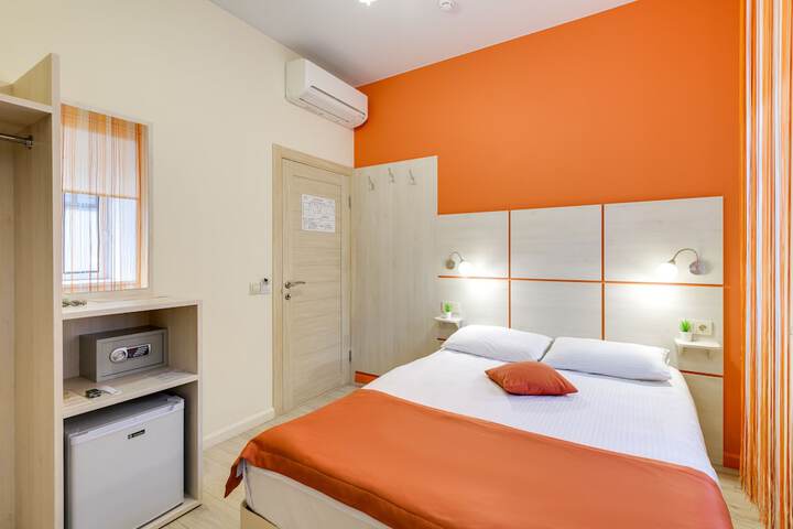 Room 18 of 95
