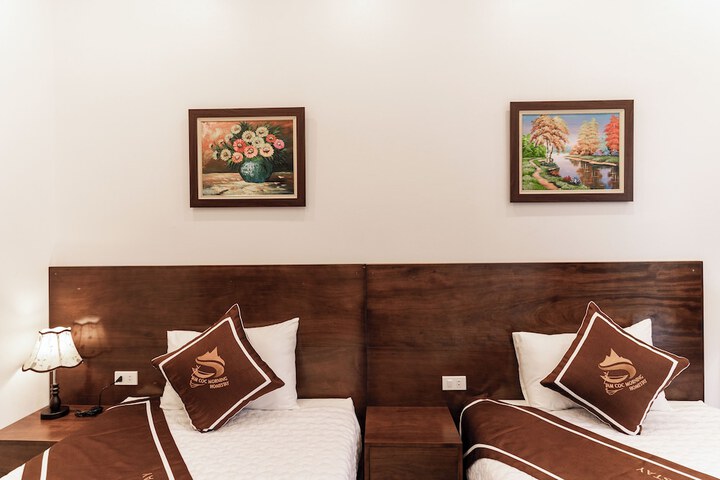 Room 17 of 27