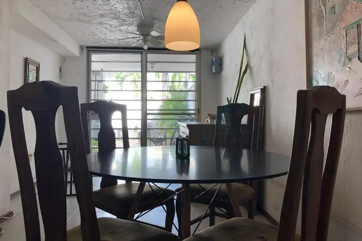 Dining 9 of 13