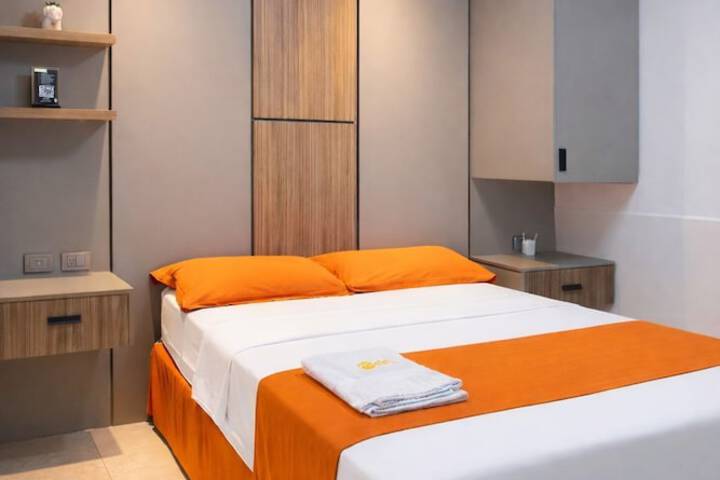 Room 8 of 19
