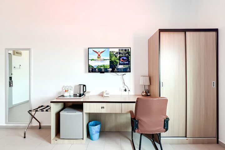 Room 16 of 48