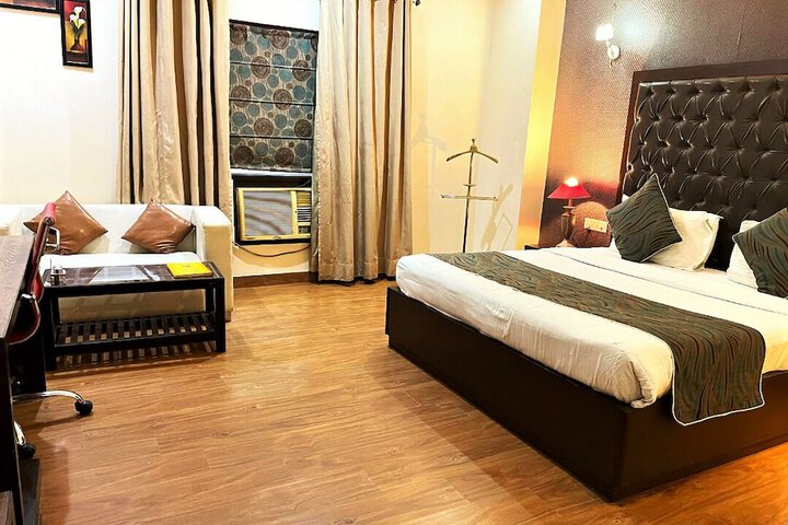 Room 6 of 23