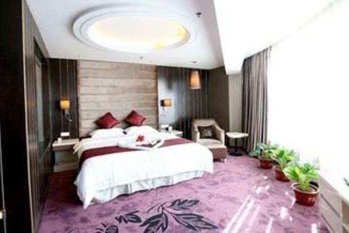 Room 10 of 24