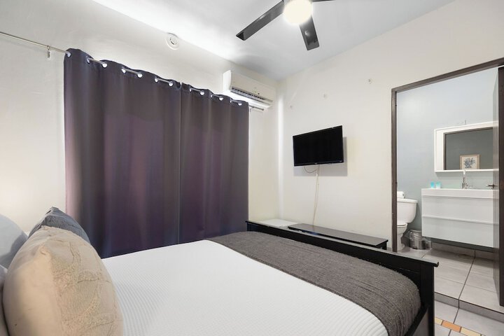 Room 33 of 68