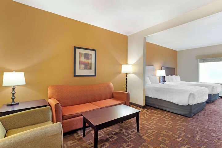 Room 5 of 40