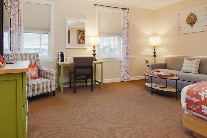Kitchen Kingbed (4 of 10)