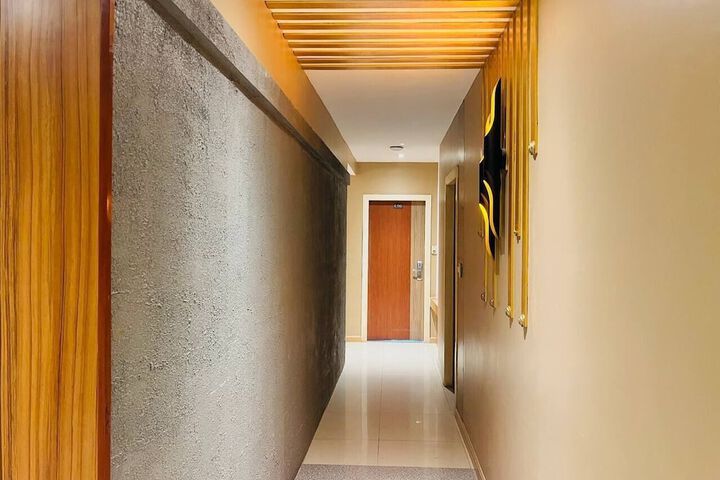Ballroom/Hall 36 of 46