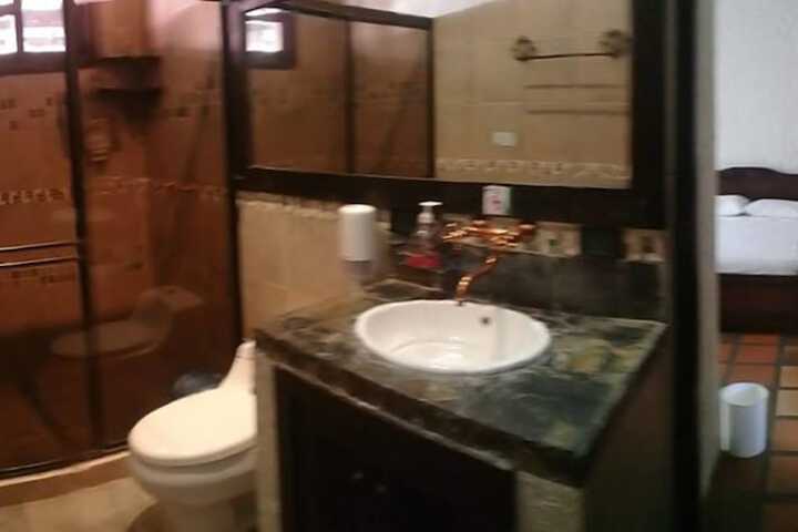 Room 10 of 18