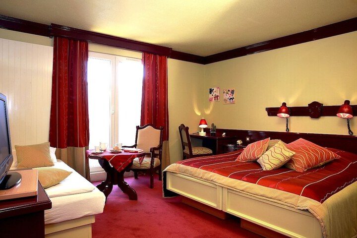 Room 3 of 47