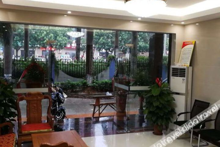 Hotel Interior 6 of 12