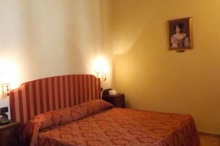 Room 14 of 86