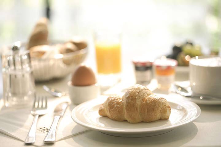 Breakfast/Coffee Service 33 of 36