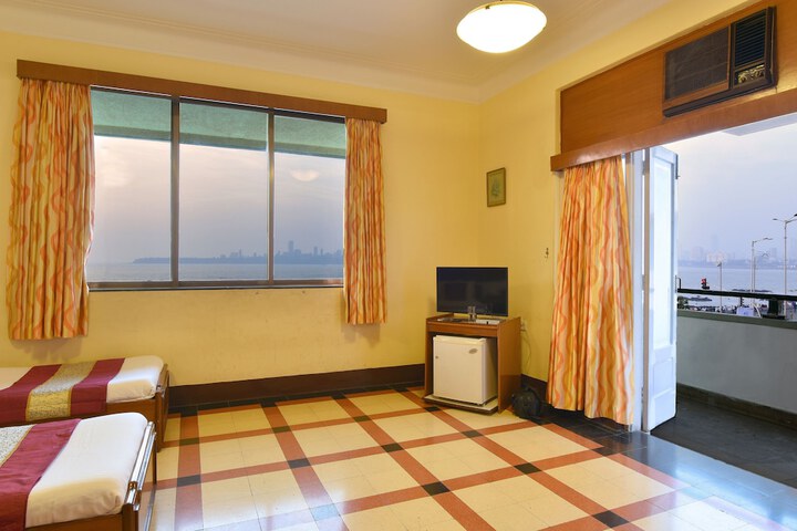 Room 12 of 52