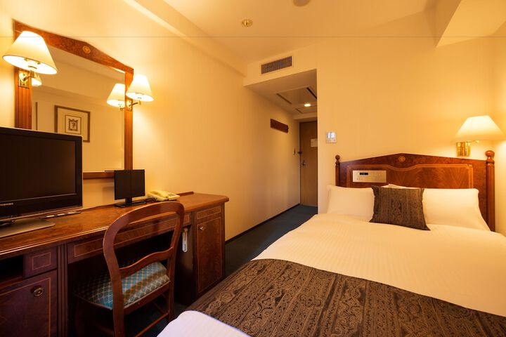 Room 8 of 36