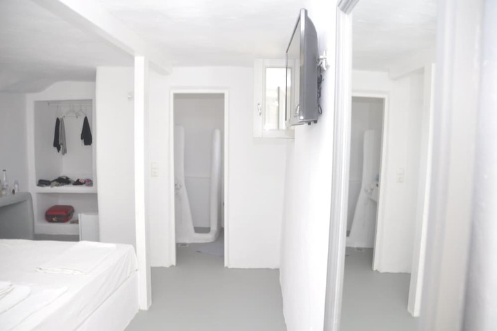 Room 35 of 112