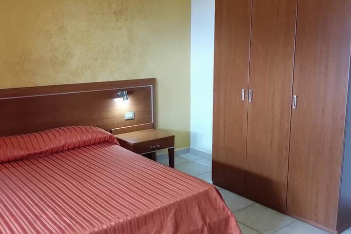 Room 2 of 37
