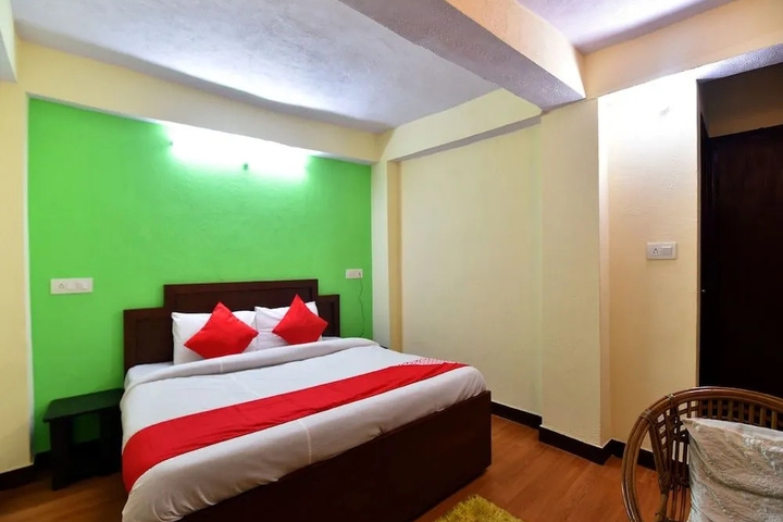 Room 4 of 15