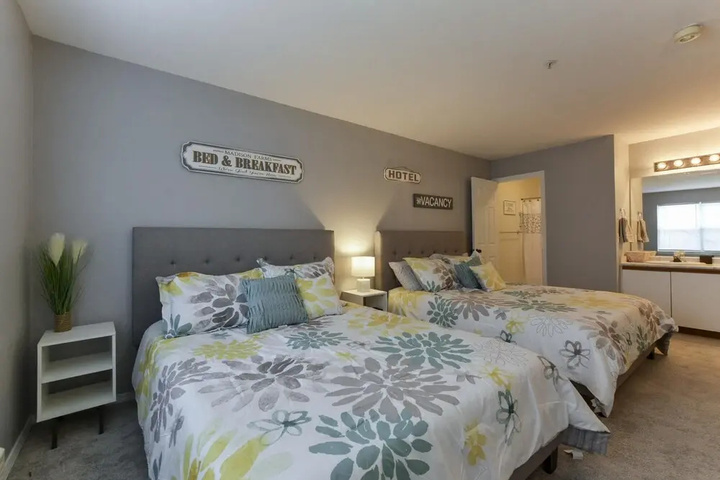 Room 6 of 15
