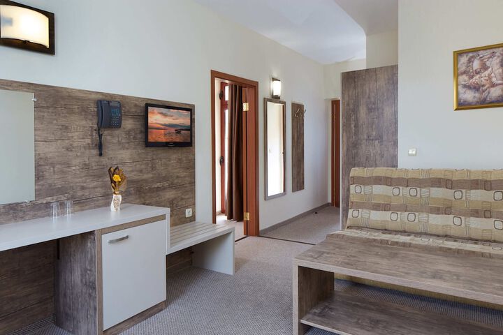 Room 9 of 23