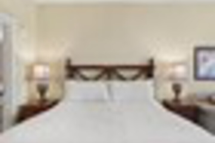 Room 17 of 444