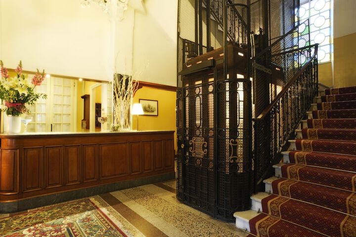 Hotel Interior 4 of 31