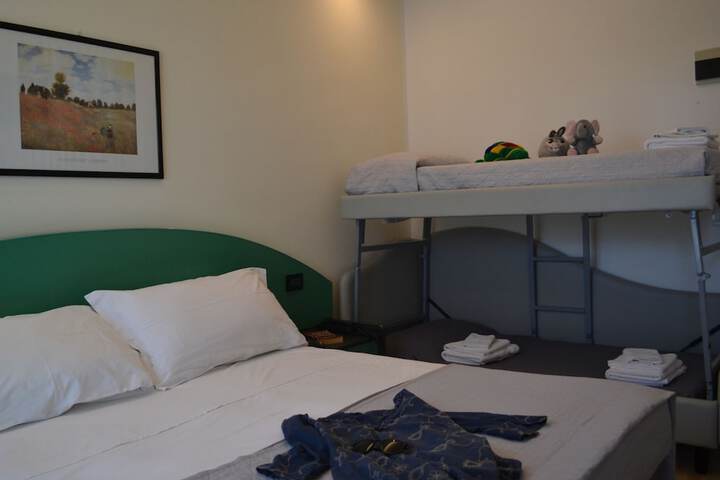 Room 6 of 37