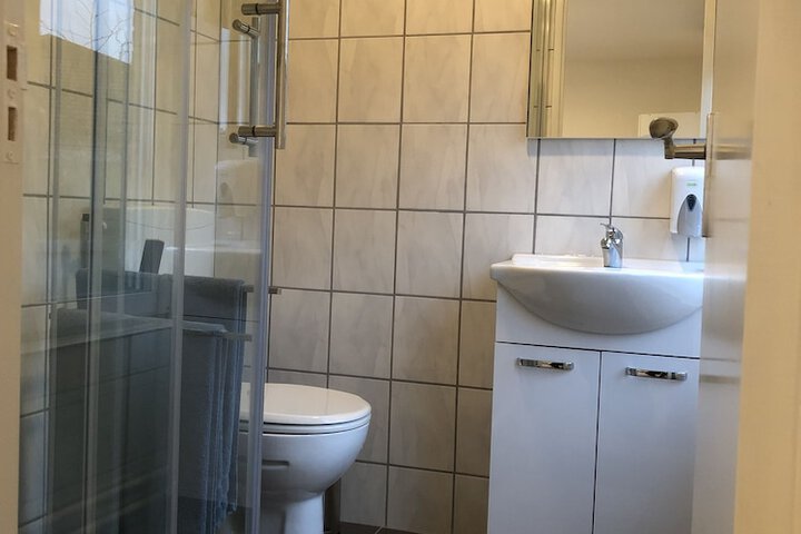 Room 32 of 42