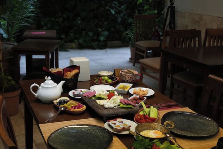 Dining 55 of 62