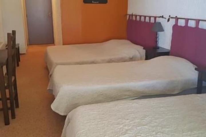 Room 4 of 33
