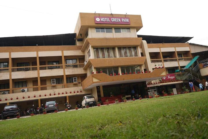 Exterior of Hotel Green Park