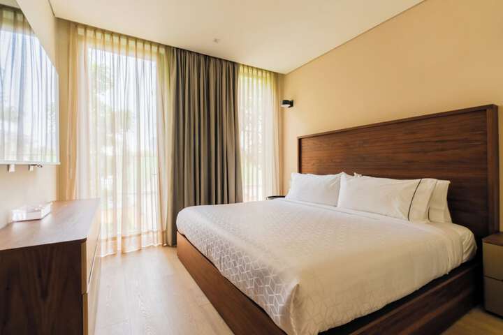 Room 2 of 60