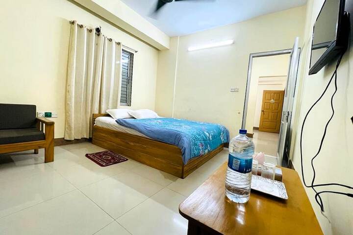 Room 10 of 33