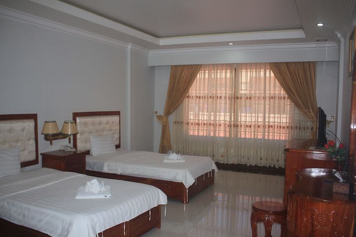 Room 13 of 63