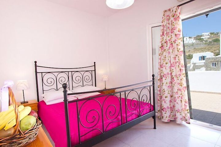 Room 4 of 49