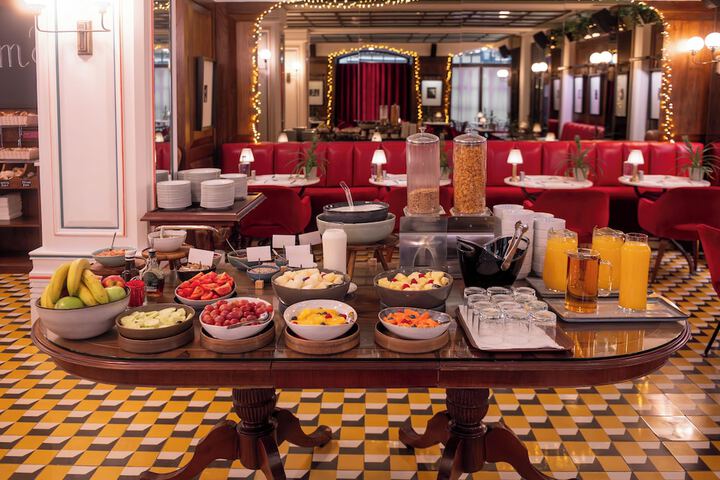 Breakfast/Coffee Service 111 of 143