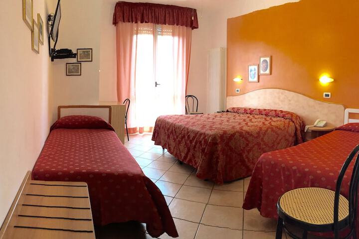Room 5 of 50