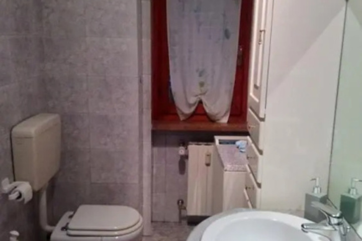 Room 7 of 10