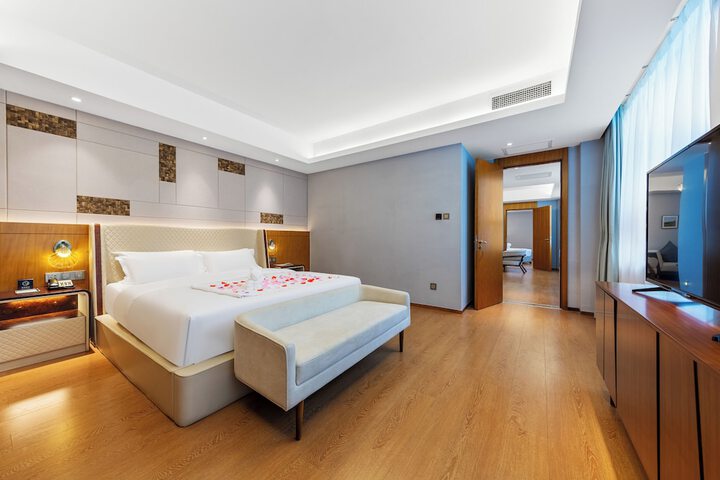Room 25 of 53