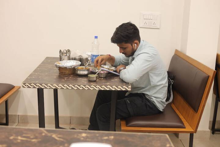 Dining 11 of 14