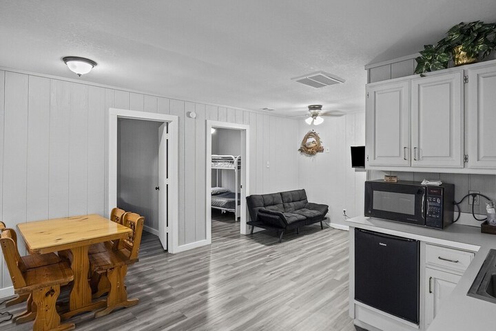 Standard Room, King or Two Doubles (1 of 17)