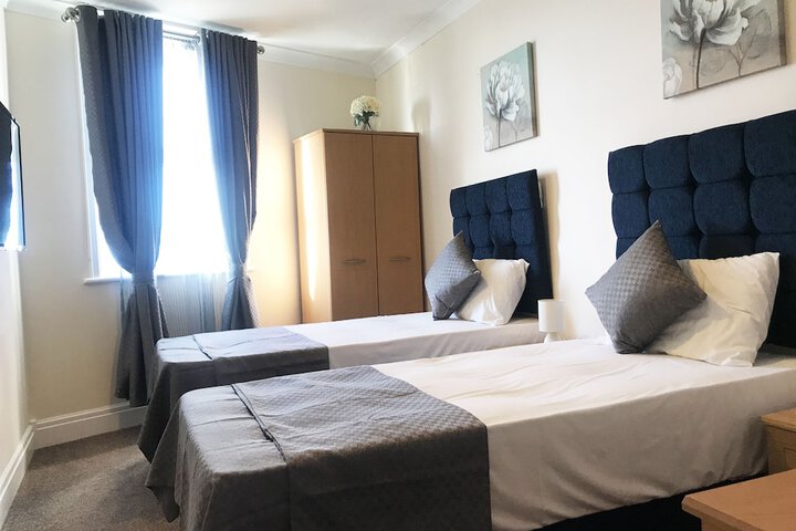 Room 13 of 54
