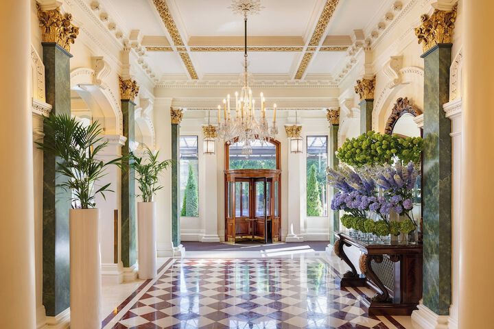 Entrance & Lobby