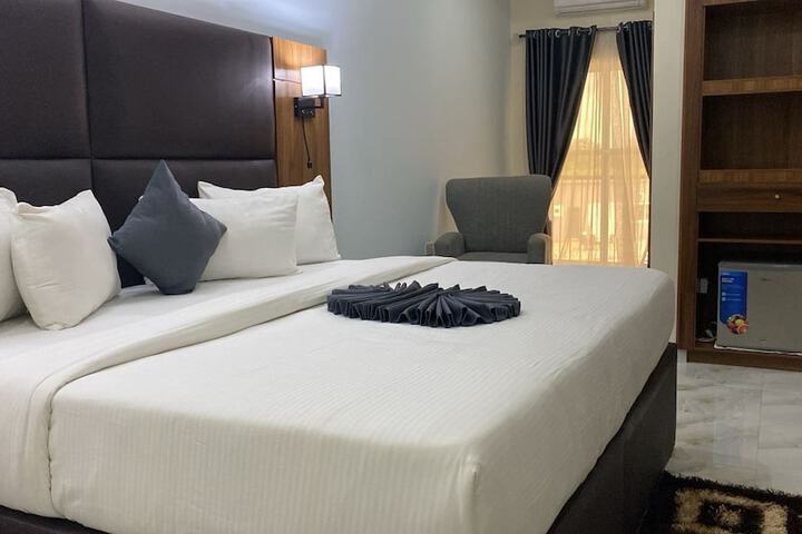 Room 13 of 23